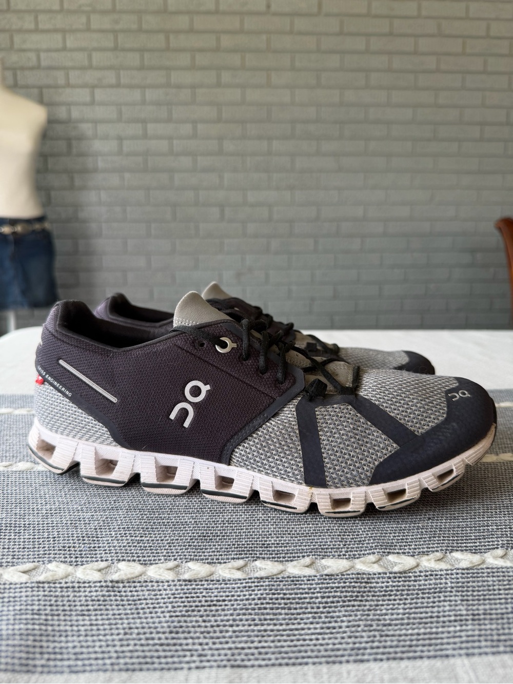 On Cloud Running Men’s Running Shoes - Black/Grey